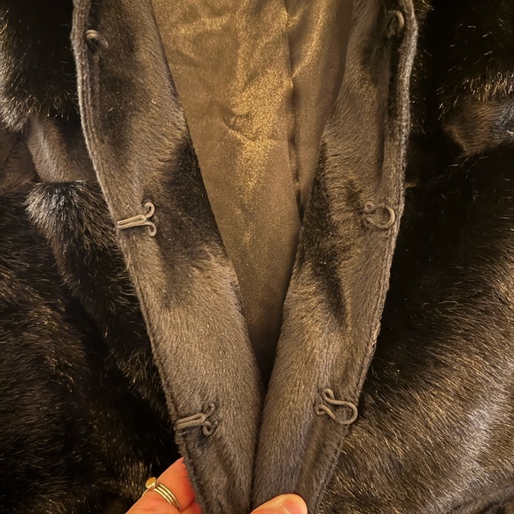 Black Faux Fur Vest - Picture 3 of 4